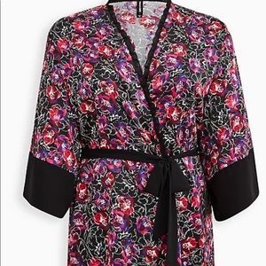 KIMONO SLEEVE MIDI ROBE - SATIN FLORAL BLACK